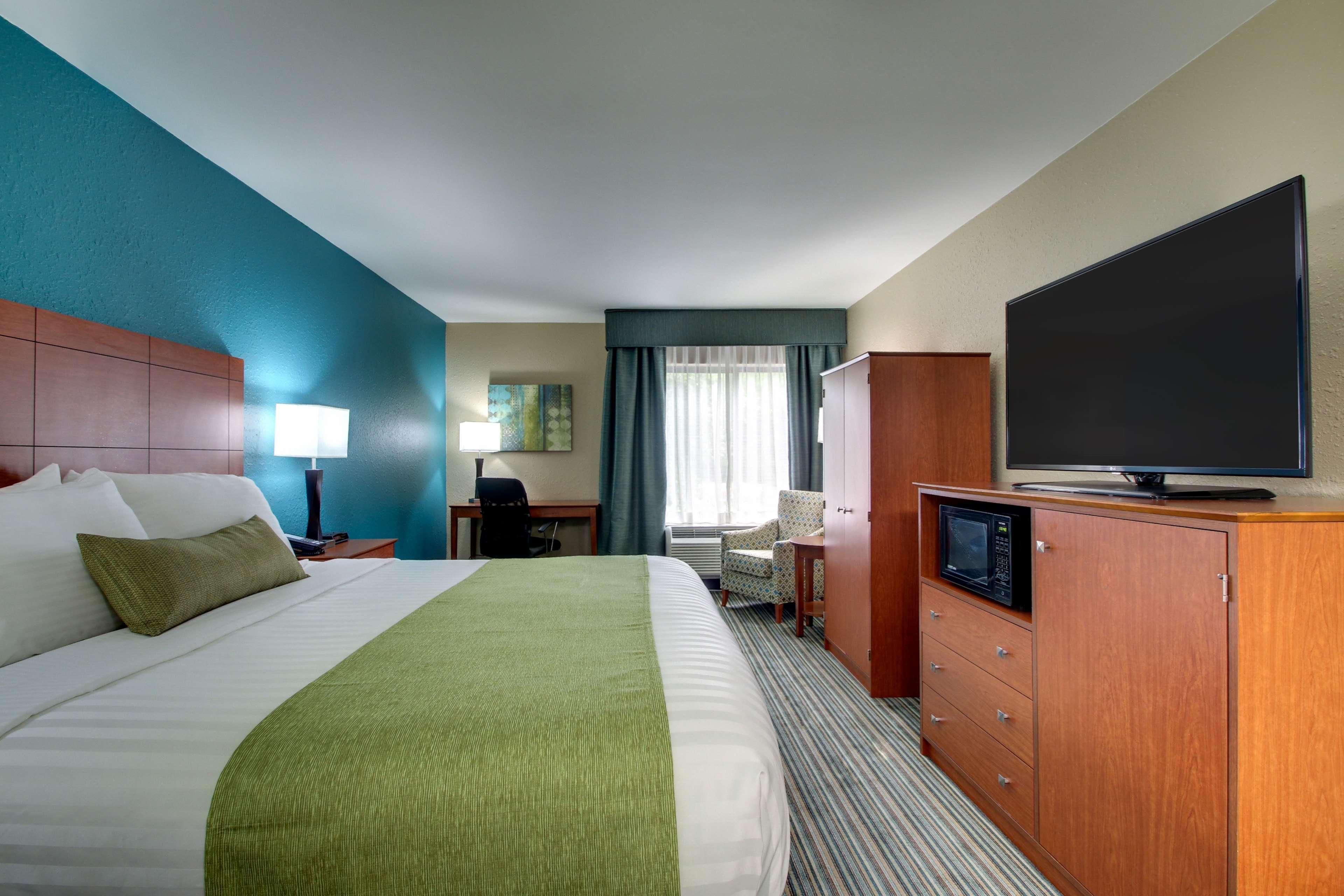 Western Eagles Hotel 3*