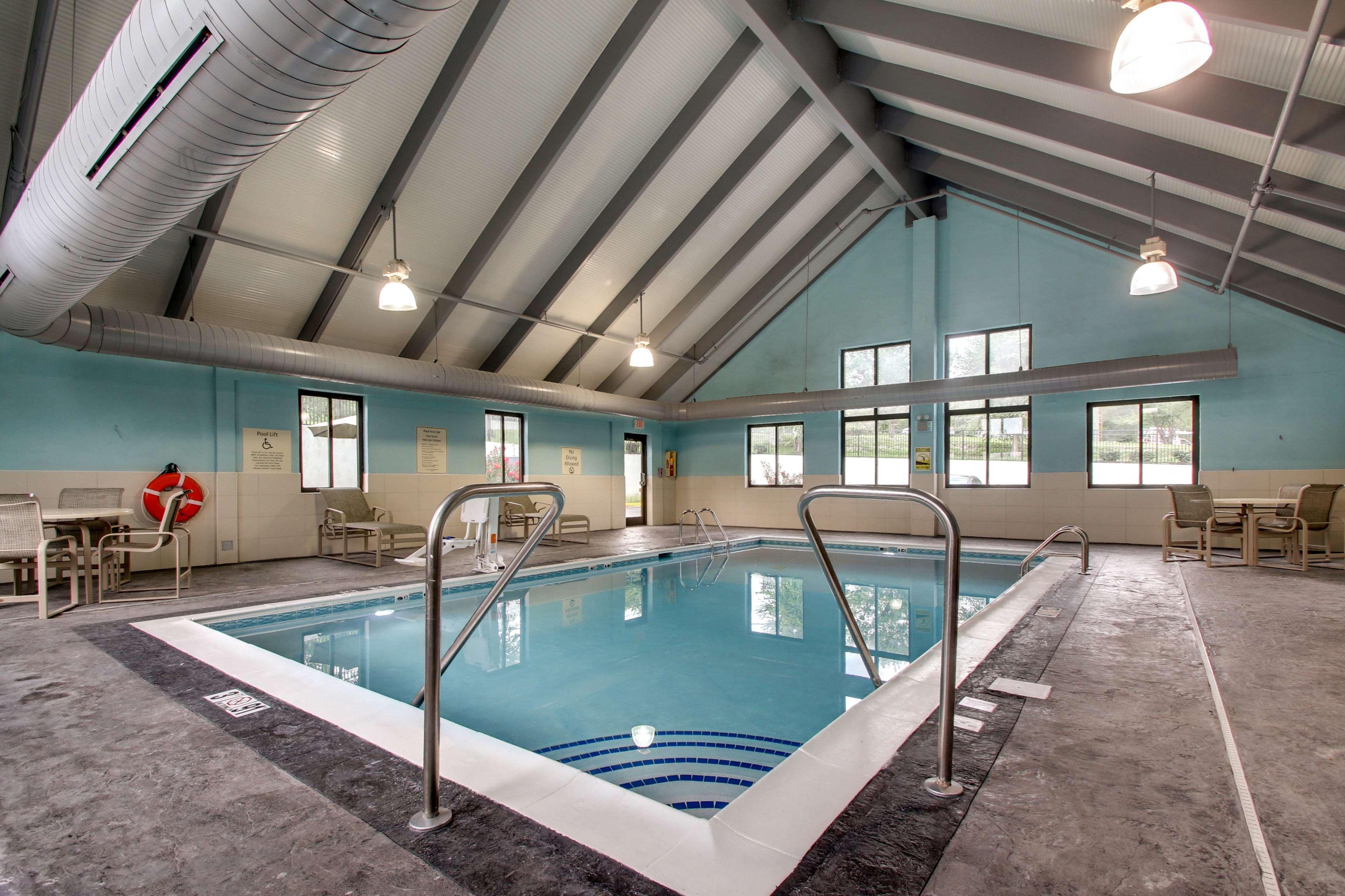 Western Eagles Hotel 3*
