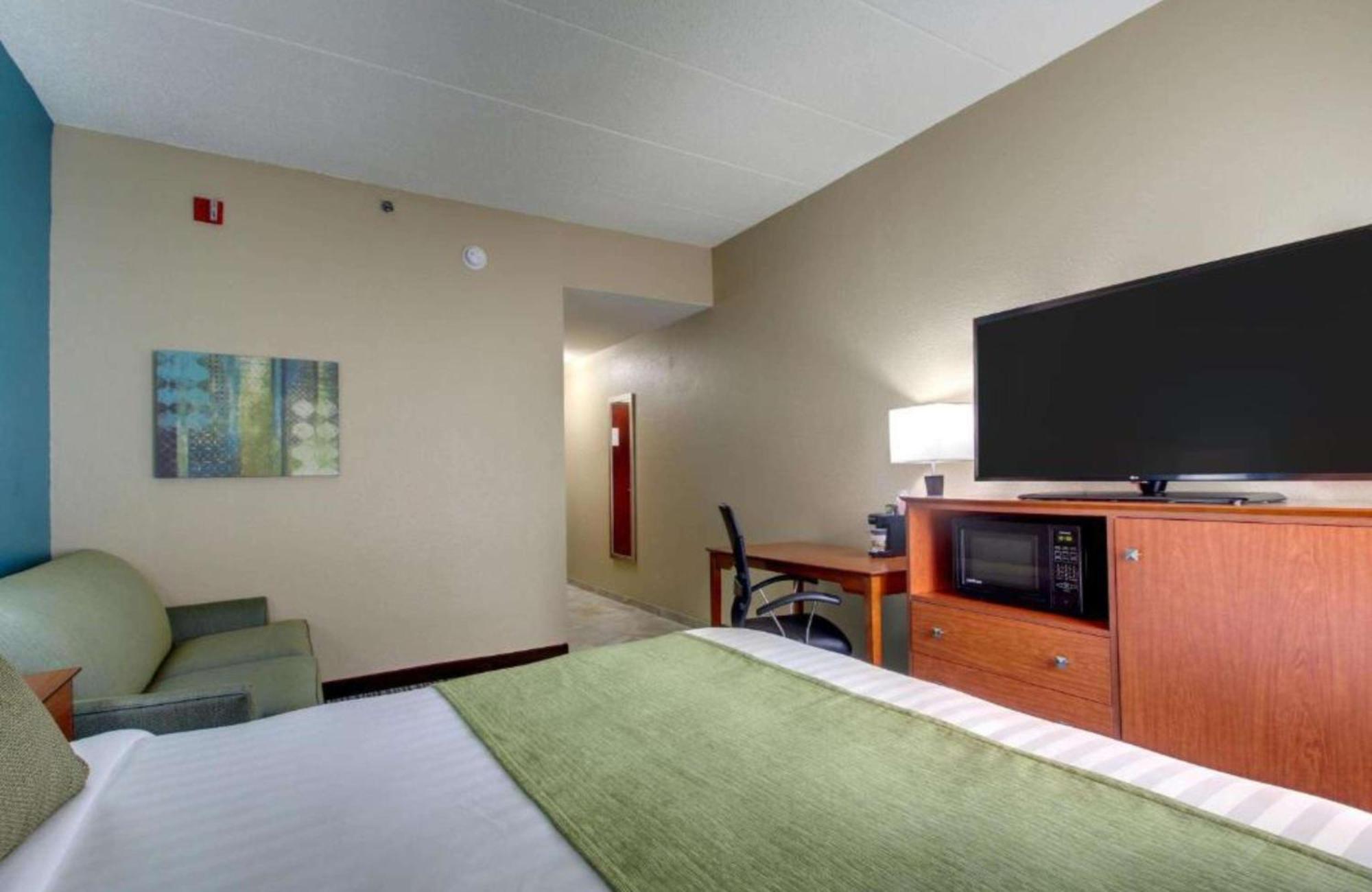 Western Eagles Hotel 3*