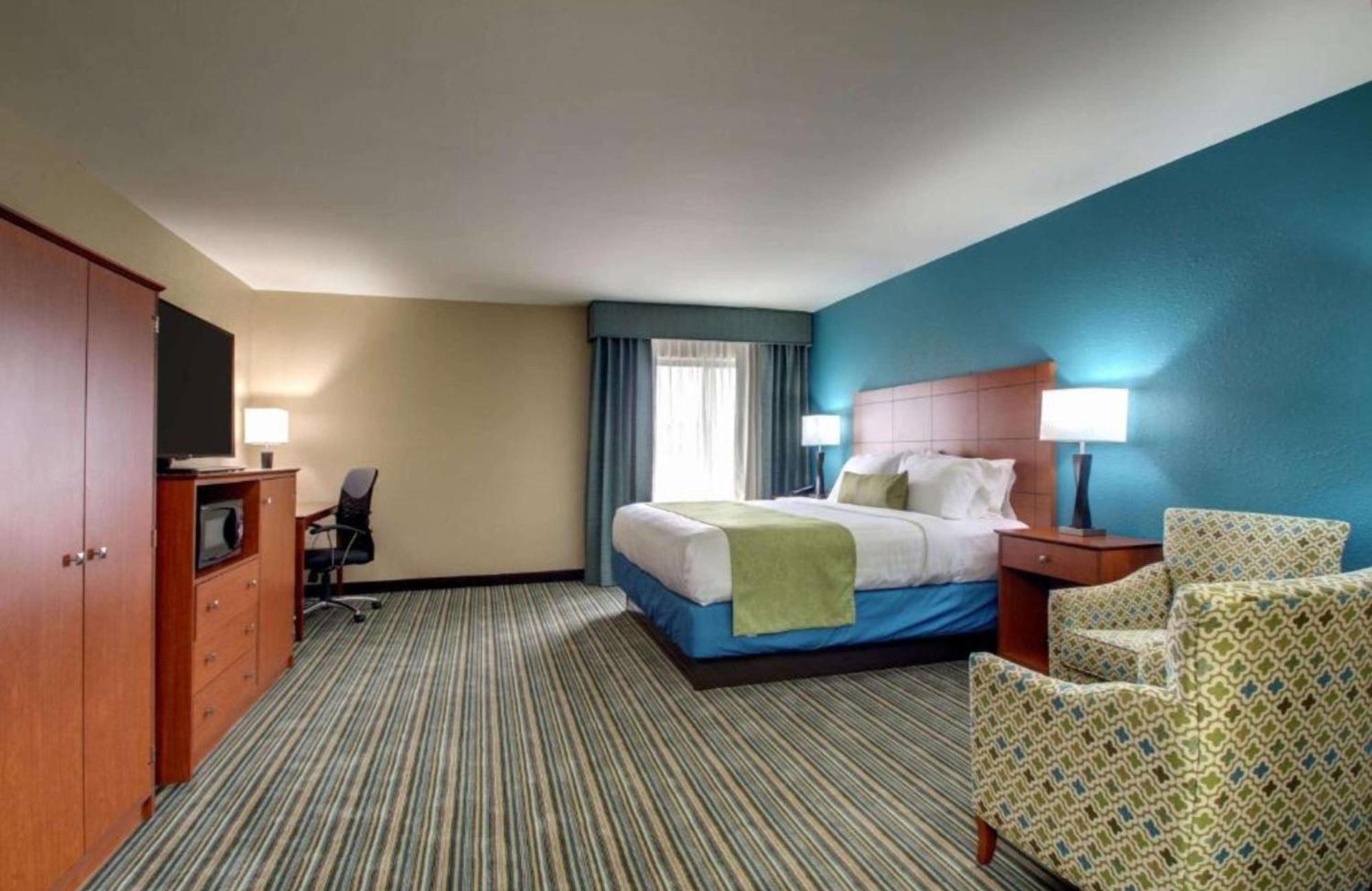 Western Eagles Hotel 3*